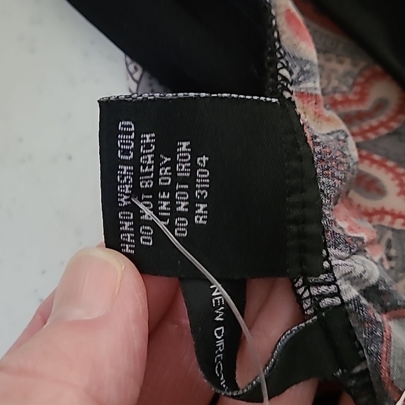 NWT New Directions Paisley V-Neck Tunic with sparkling dots size Large - Picture 4 of 6